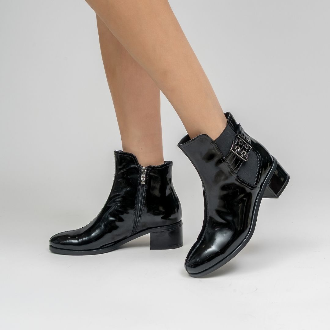 Romy - Black Patent - LE SANSA