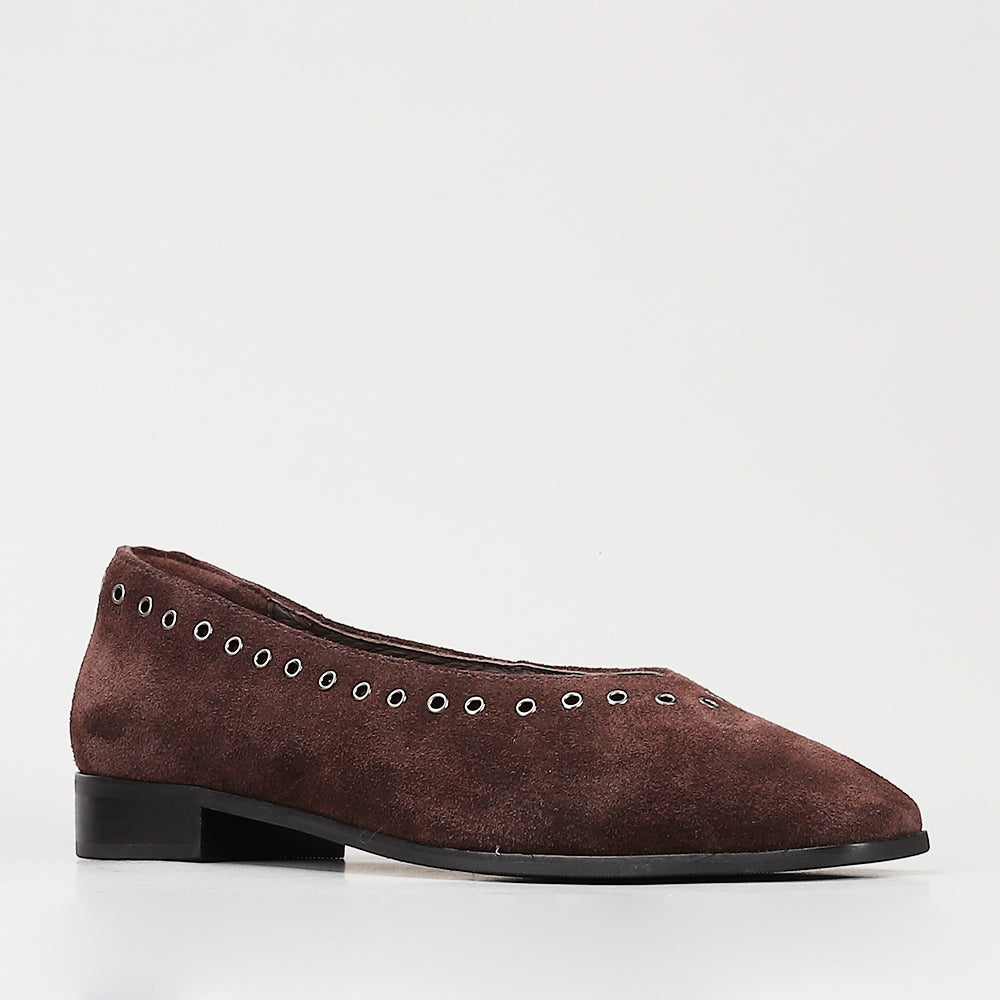 Lucia - Chocolate Suede - LE SANSA