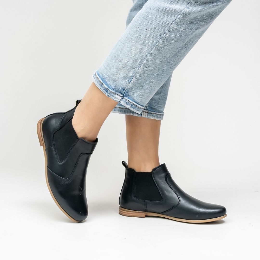 Tasman - Black - LE SANSA